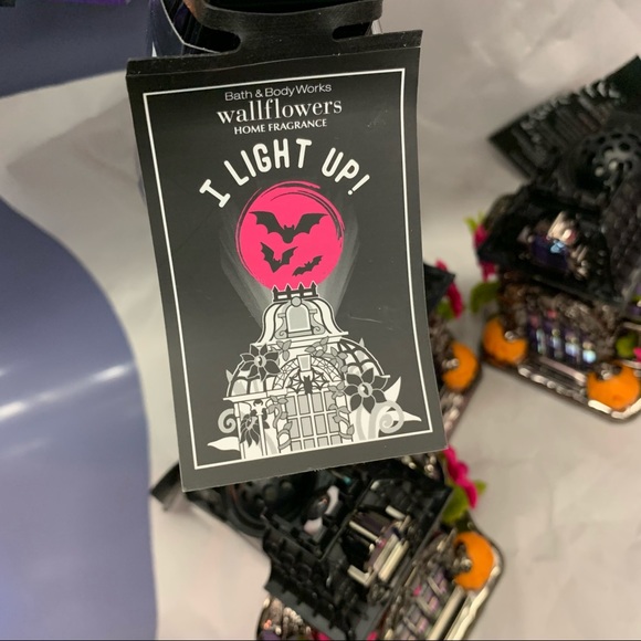 New Bath and body Works Halloween Wallflowers Plug in - Picture 3 of 12